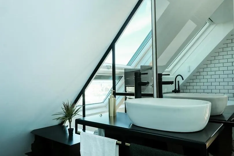 Blackriver Loft Vienna Mit Gratis Parkplatz Nahe Schoenbrunn Und U6 0*,  Austria